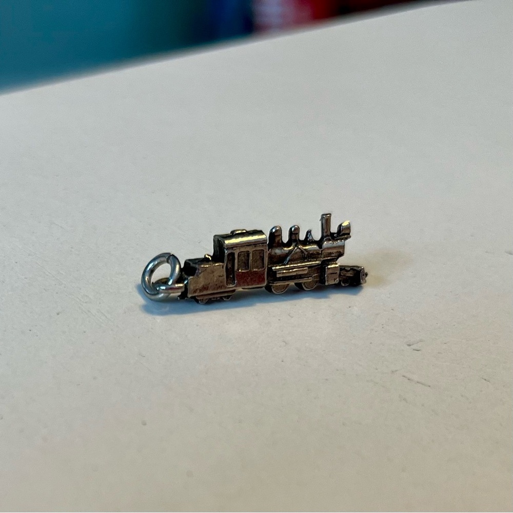 Vintage Miniature Metal Train Locomotive Charm Unmarked Estate Find - Picture 4 of 7